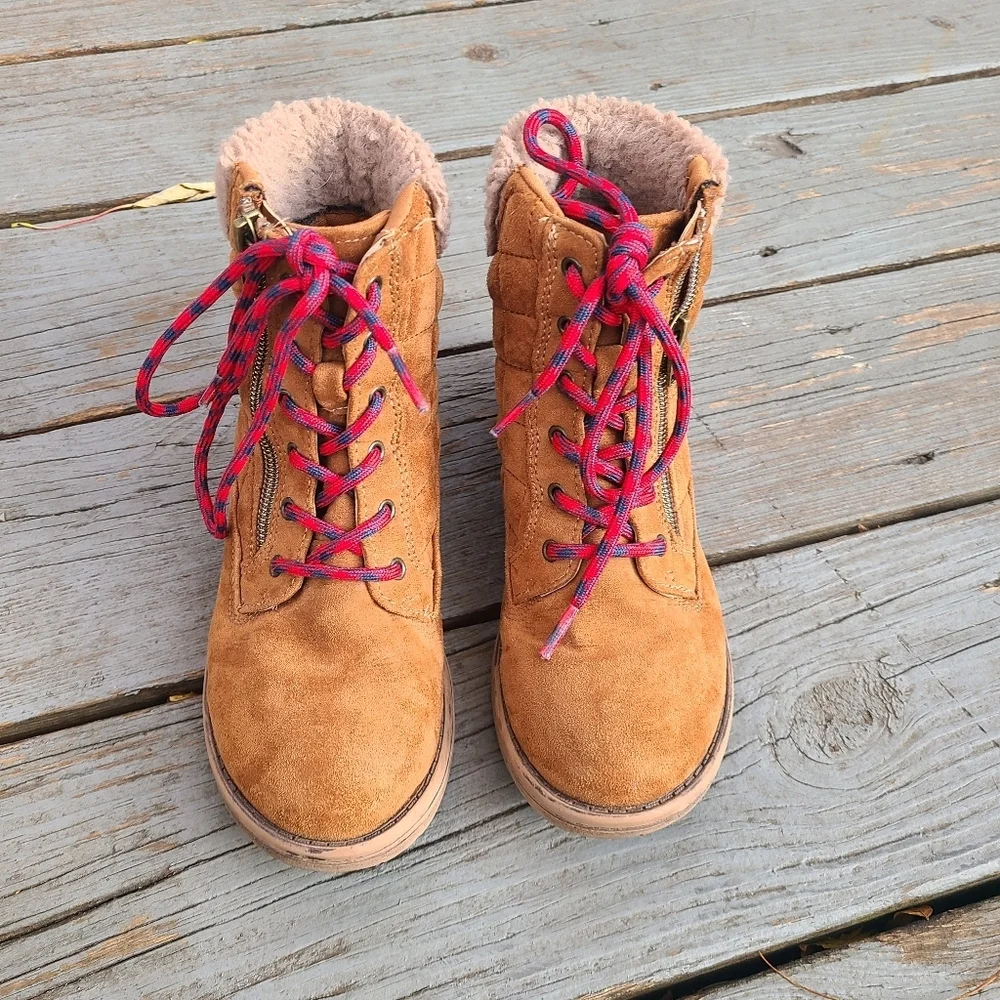 Steve Madden Hoddes Faux Fur Trimmed Boot Little Girl size 3‎